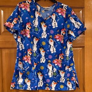 EUC! Women’s Size L, Disney Frozen II Blue and Pink Scrub Top with Olaf!